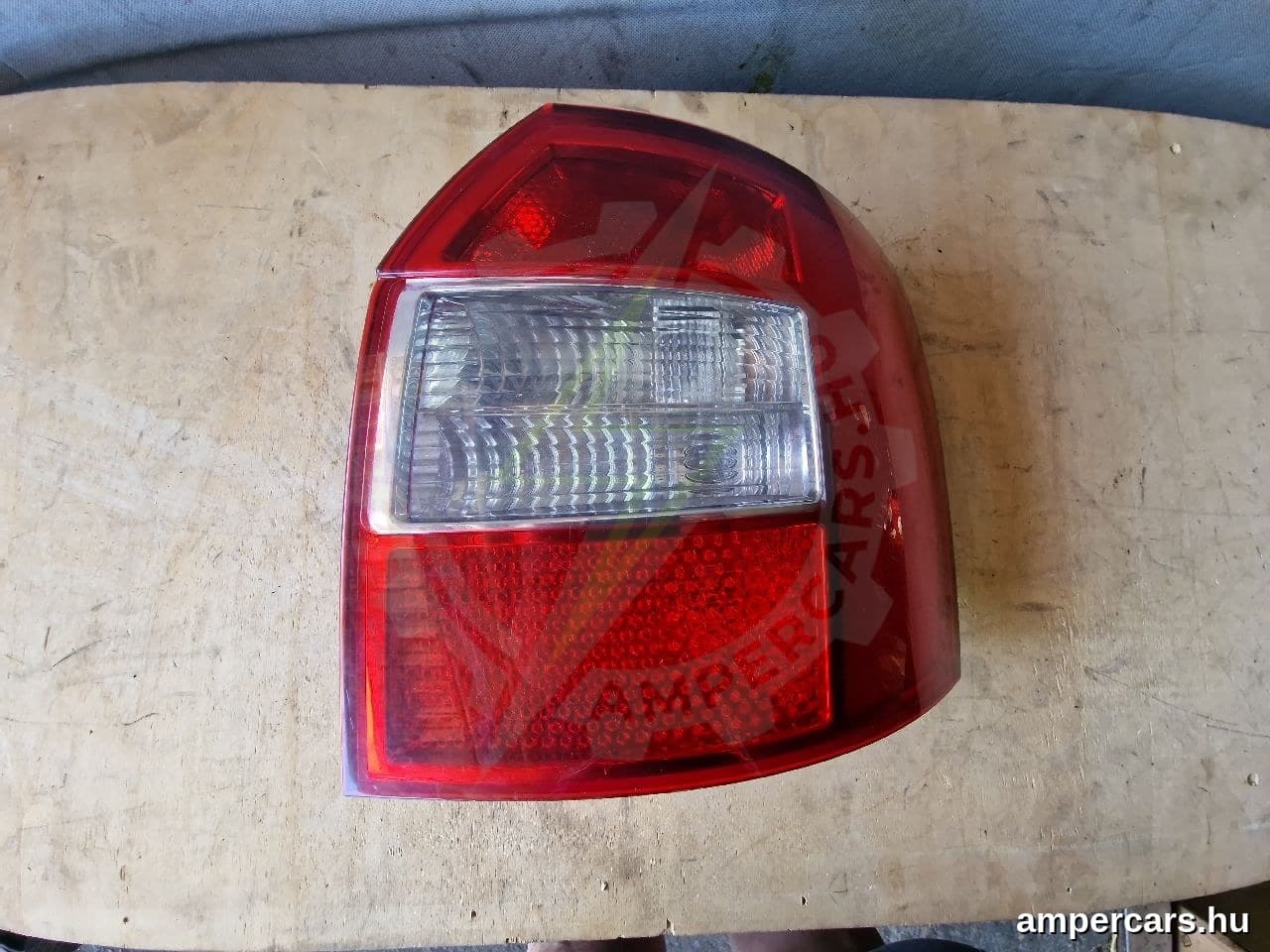 AUDI A4 Avant (8E5, B6) - Hátsó Lámpa