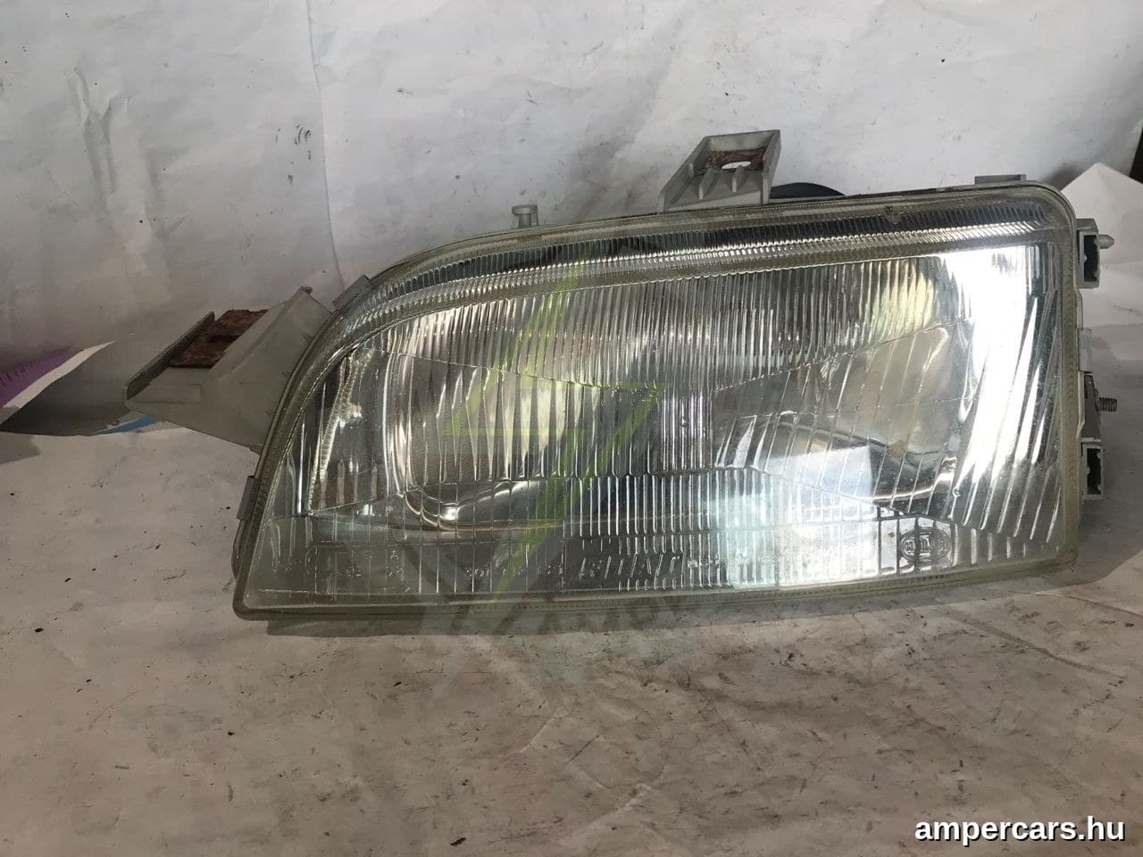 FIAT PUNTO (176) - Fényszóró