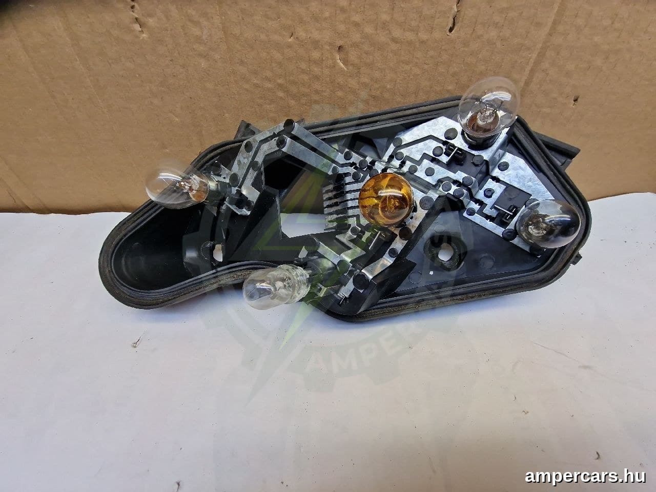 OPEL CORSA D - Hátsó Lámpa Foglalat