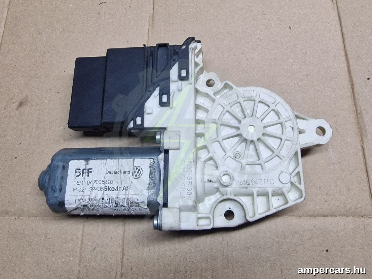 SKODA OCTAVIA II (1Z3) - Ablakemelő Motor