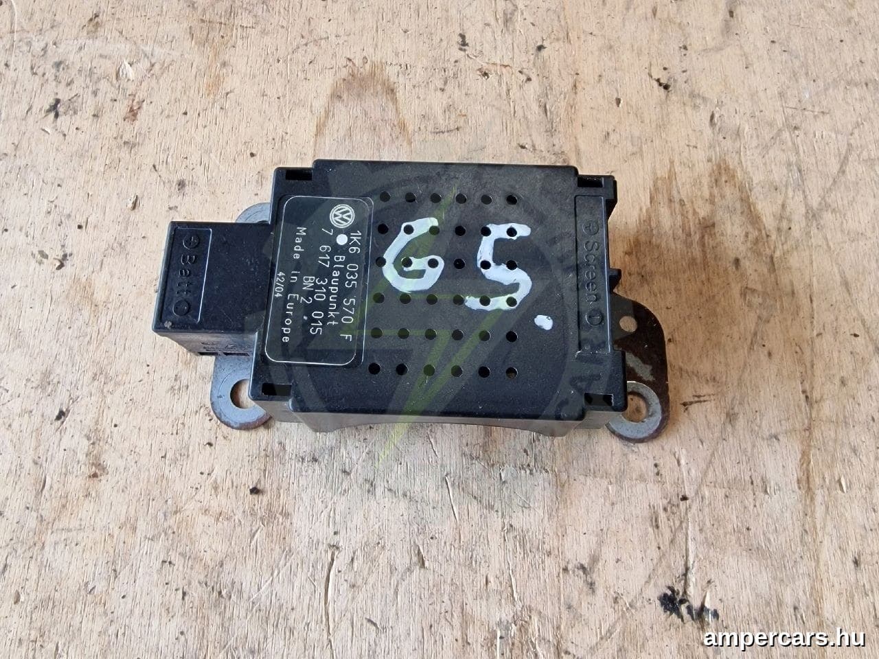 VW GOLF V (1K1) - Antenna Erősítő