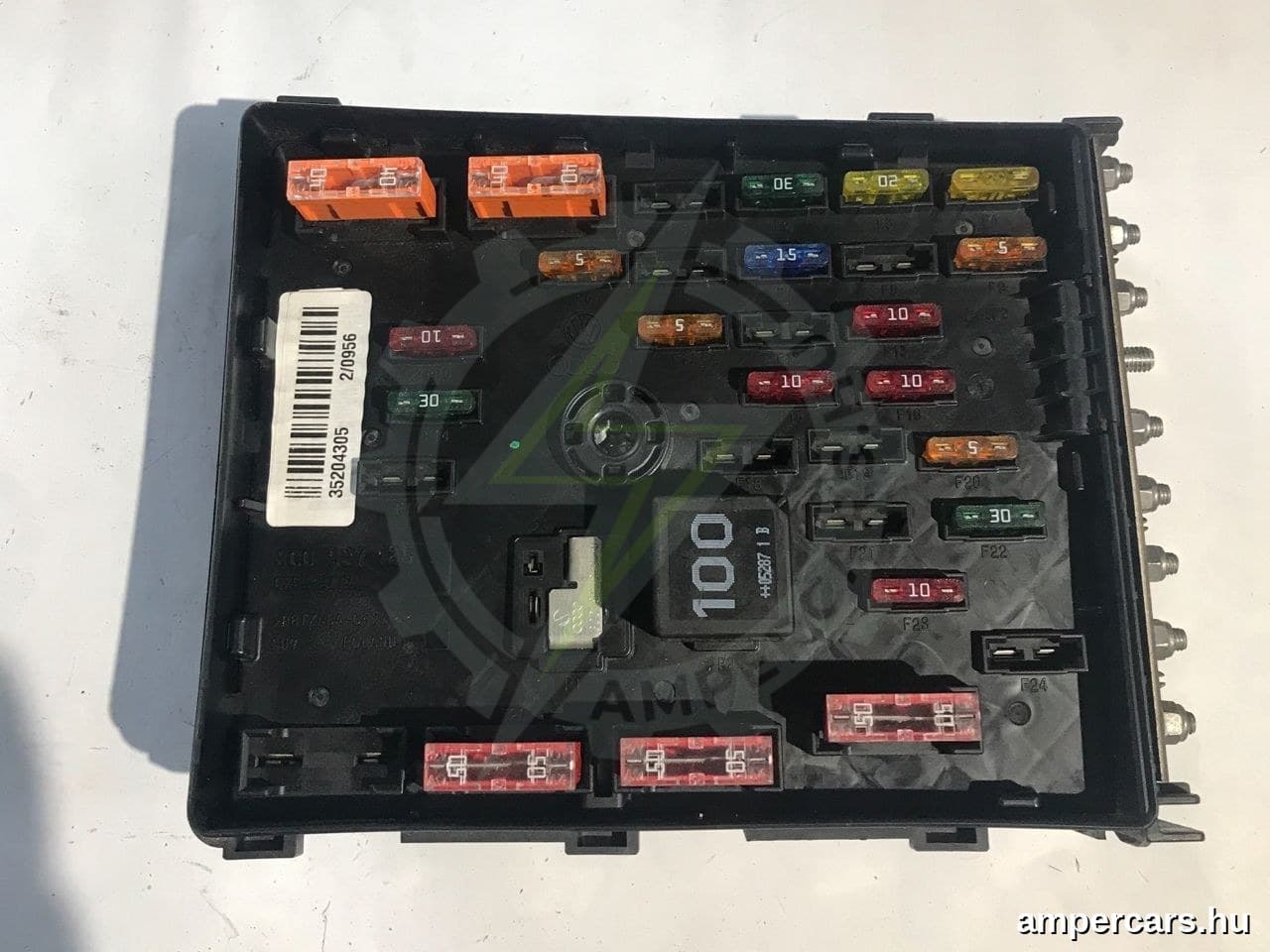 VW PASSAT (3C2) - Biztosítéktábla Motortér
