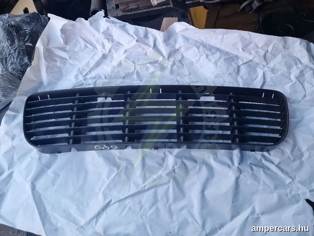 VW POLO (6N1) - Lökhárító Alsó Díszrács